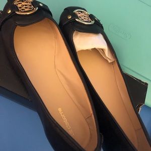 Women’s flats